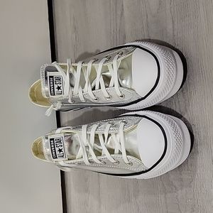 Silver metallic platform Converse